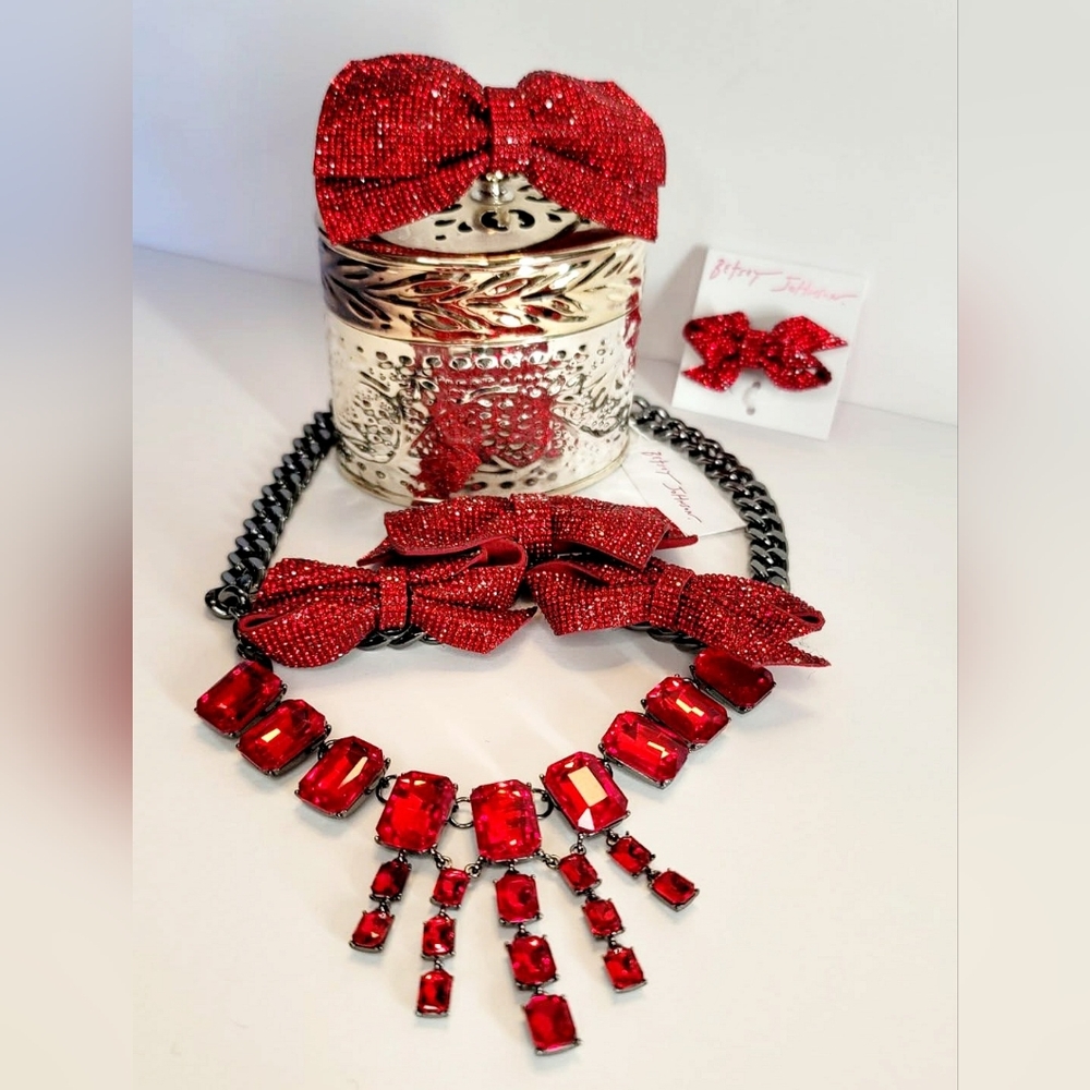 ❤️Betsey Johnson Red Sparkle Bow Holiday 3 Piece Set Necklace Bracelet & Ring - Picture 10 of 12